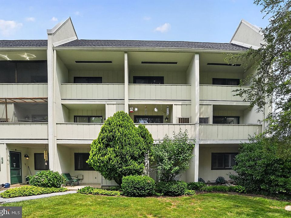 1st image of 364 Summit House