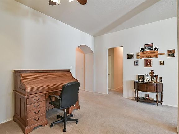 4th image of 1102 Inglewood Dr