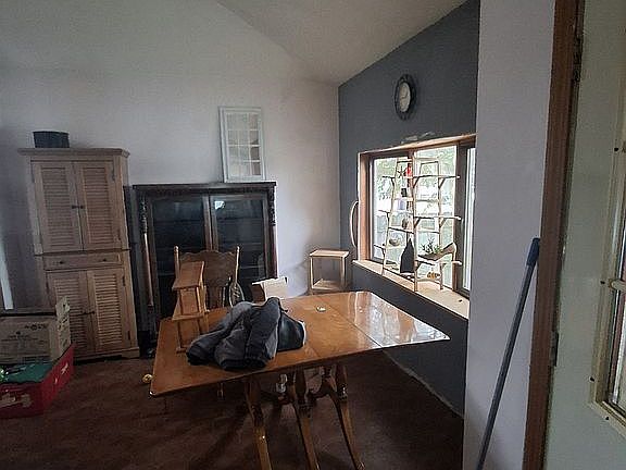 4th image of 8423 Frontier Ave