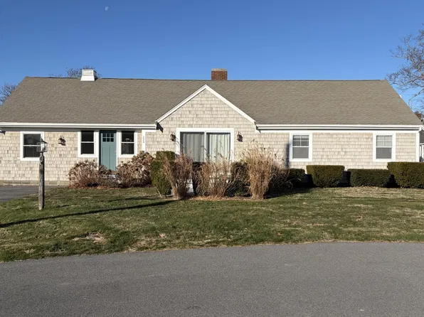 224 Menauhant Road, Teaticket, MA 02536