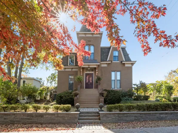 207 2nd St W, Hastings, MN 55033