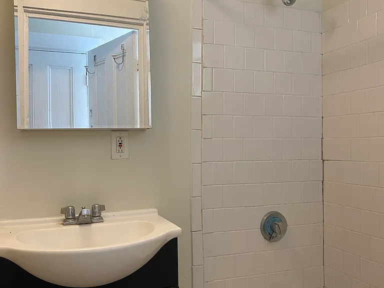 183 Harvard St #3A — Photo 5