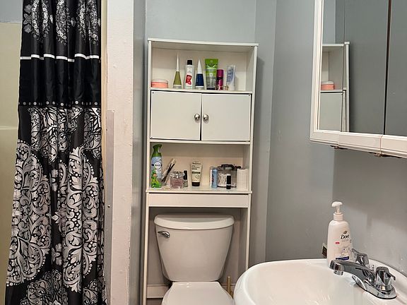 5th image of 537 E Erie St #539