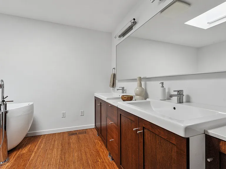 22 Whitney Rd — Photo 10