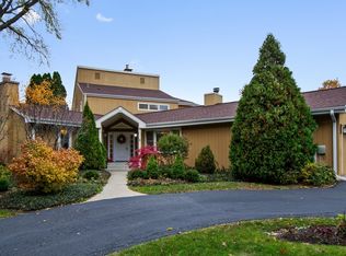 1701 Happ Rd, Northbrook, IL 60062