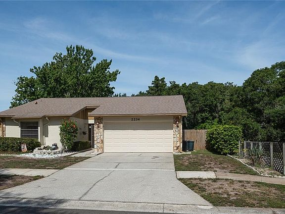 5th image of 2234 Cypress Point Dr E