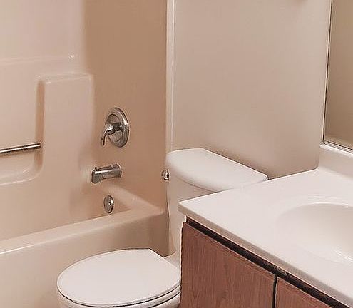 5th image of 1003 Briar Ln APT 7