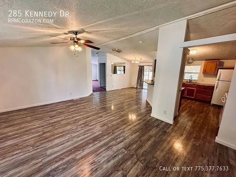 285 Kennedy Dr — Photo 5