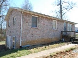 112 Lynn Ln, Johnson City, TN 37604