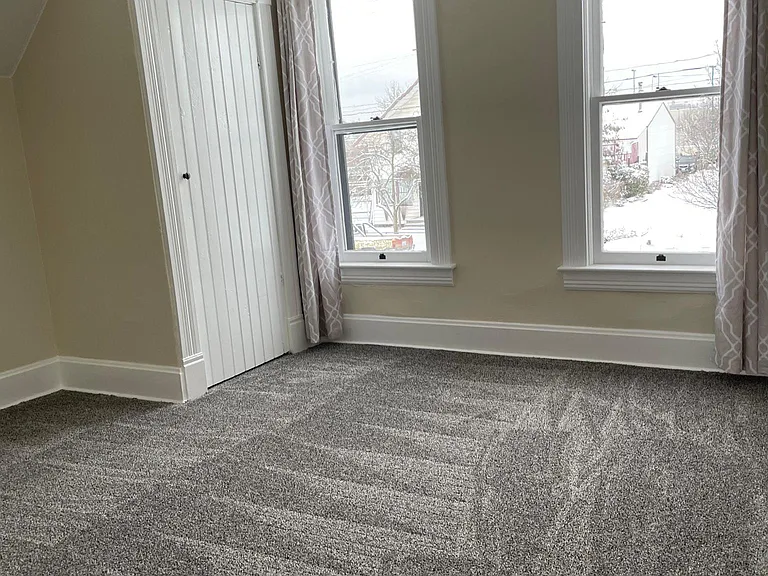 708 N Hogan St — Photo 14
