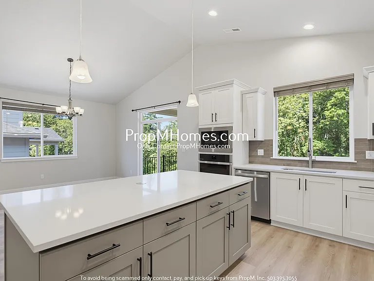 15737 SE Compass Course St — Photo 9
