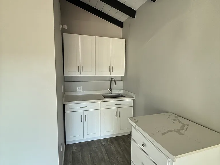 2108 Oriole St — Photo 5
