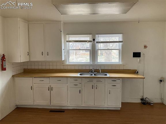 2nd image of 2436 E Willamette Ave