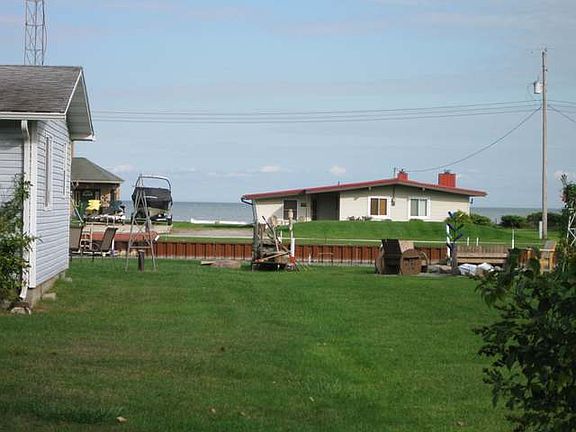 5th image of 4552 Lake Superior Dr