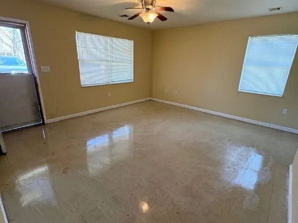 701 W Warren St #A, Charleston, MO 63834