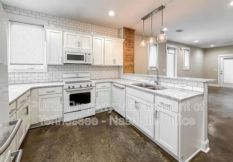 913 N 12th St #1 — Photo 6