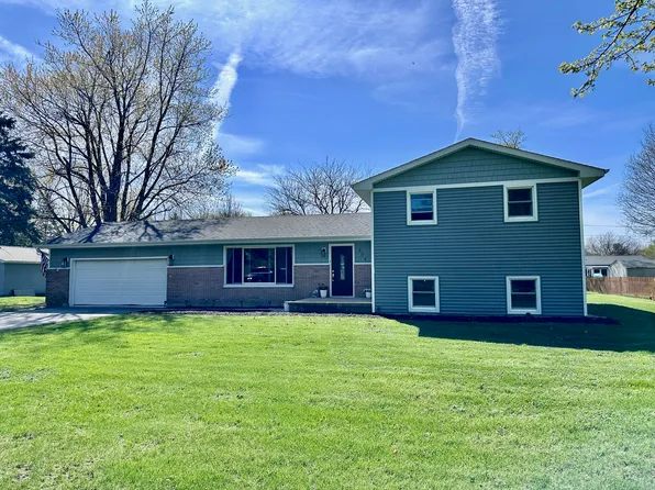 306 N 6th St, Malta, IL 60150