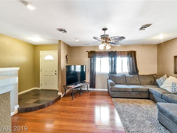 2nd image of 1825 Blue Mountain Dr