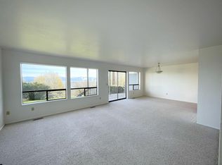 4208 Blue Heron Cir #B, Anacortes, WA 98221