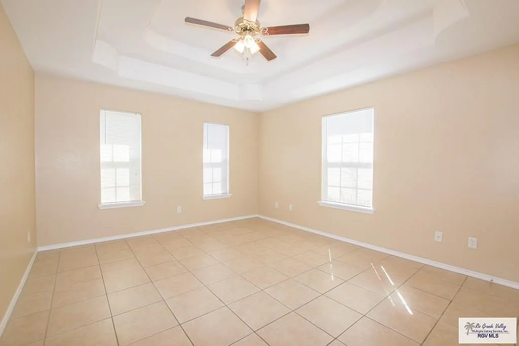 3 bed, 2.0 bath, 1292 sqft, $1,650 — Photo 3