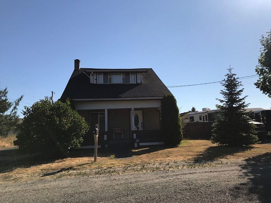1st image of 202 Montana Ave S