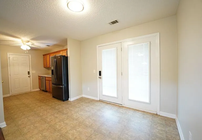 134 Mustang Dr — Photo 7