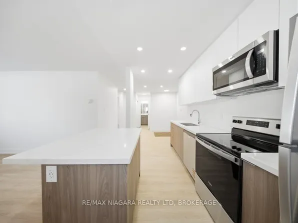 25 Downes Ave, Prince Edward County, ON K0K 2T0