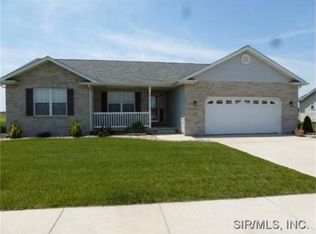 120 Rosin Dr, Highland, IL 62249