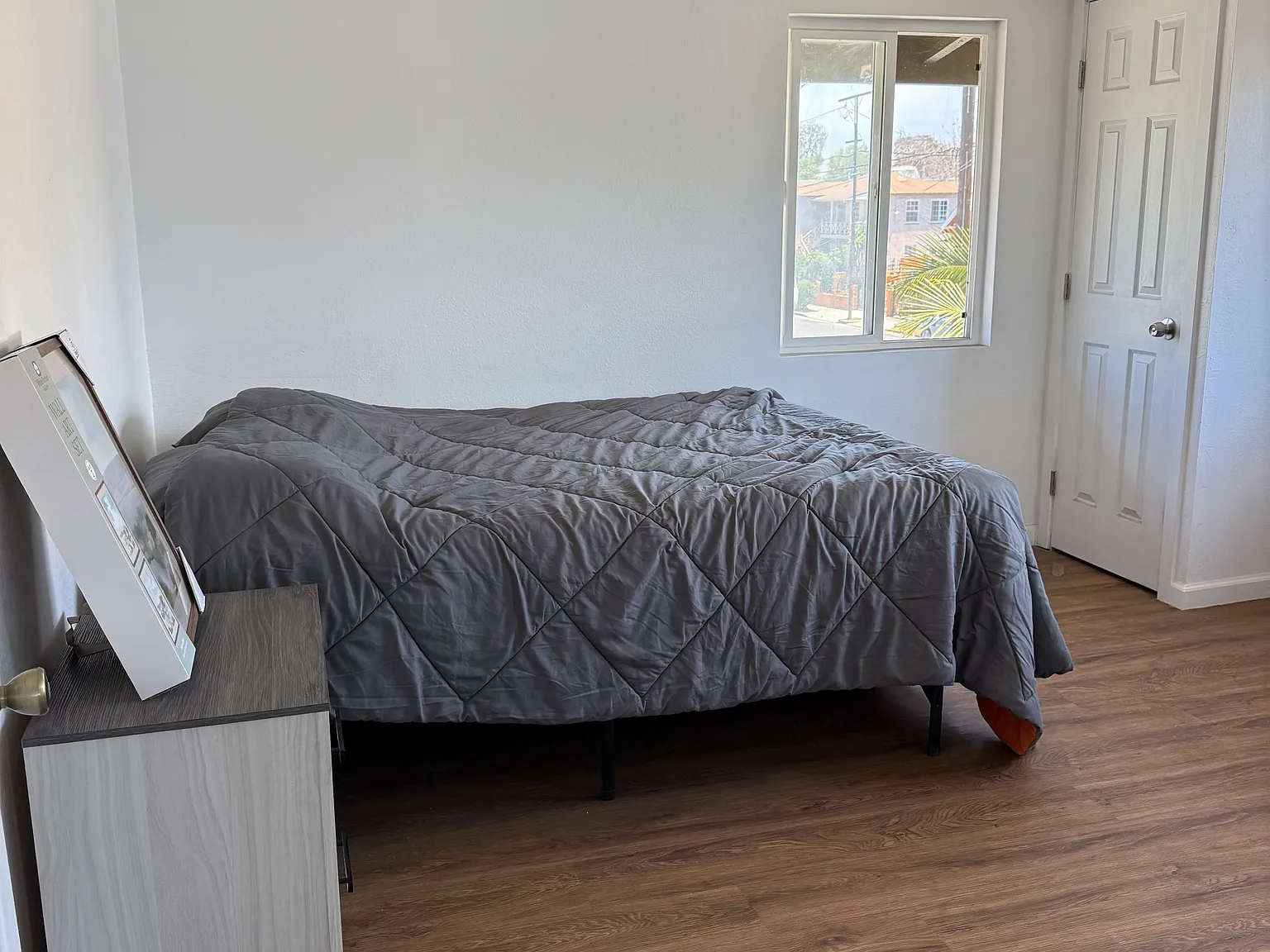 Studio, 2930 sqft, $1,050 — Photo 3