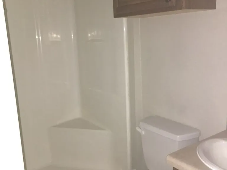 609 Bond St — Photo 12