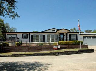 600 Royal Oak St, Ingram, TX 78025