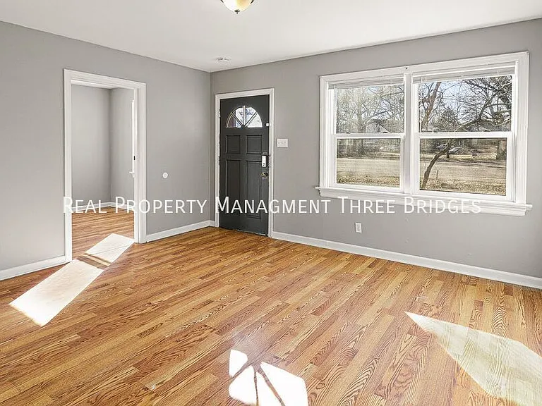 1180 S New Florissant Rd — Photo 1
