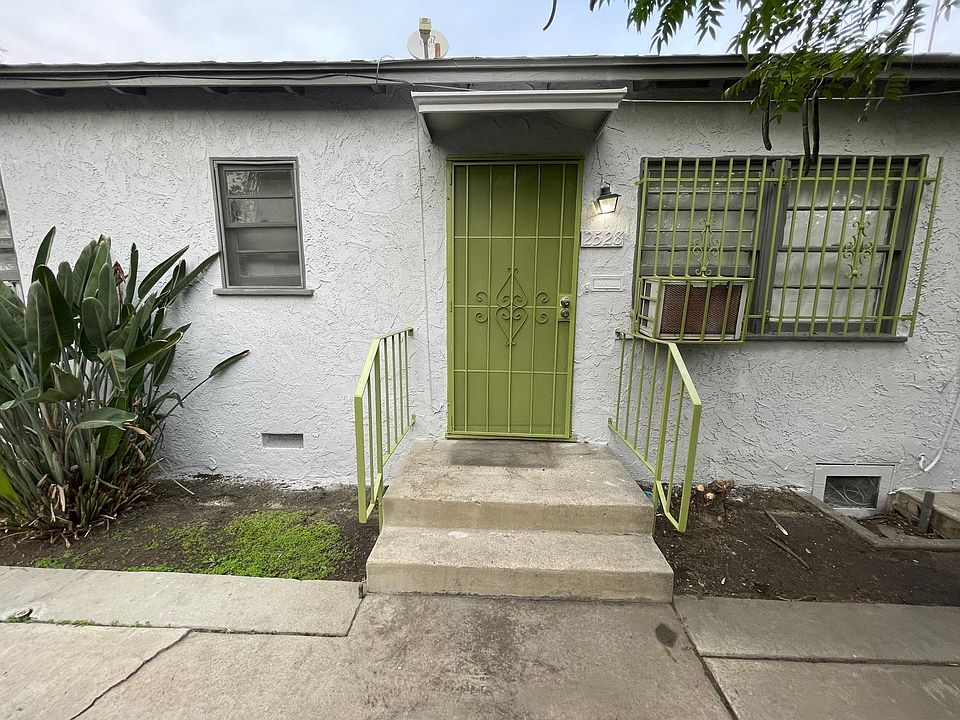 1st image of 2528 N Buena Vista St