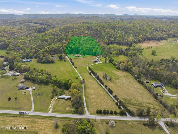 3rd image of 2779 River Rd
