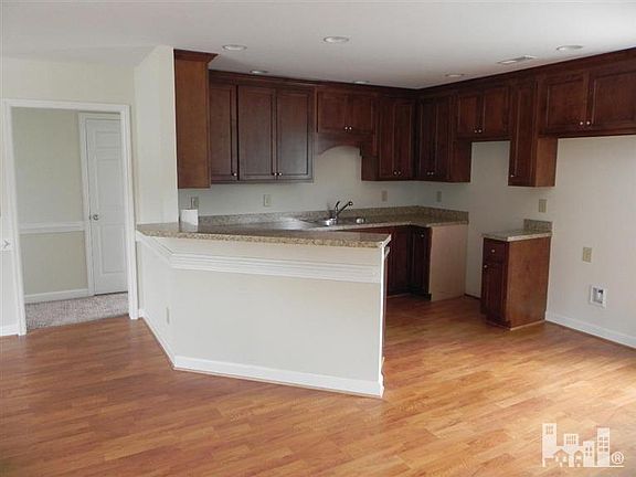 4th image of 147 N Martha Lane N