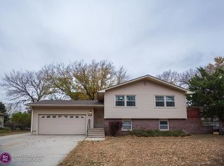 2316 Gateway Ave, Grand Island, NE 68803