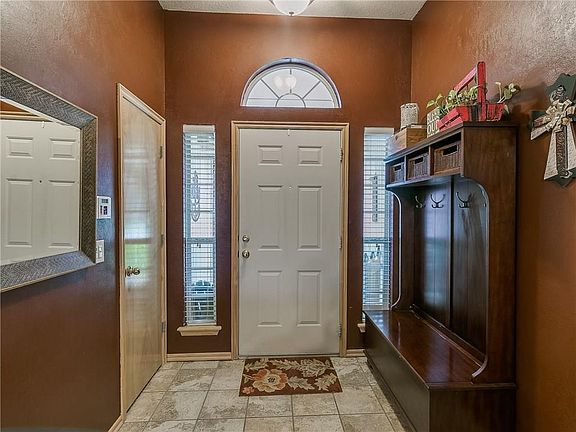 3rd image of 525 SW 153rd St