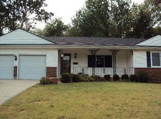 7314 Switzer Rd, Shawnee, KS 66203