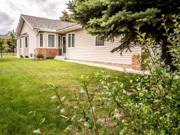 601 E Riverside Dr NW, High River, AB T1V 1S8
