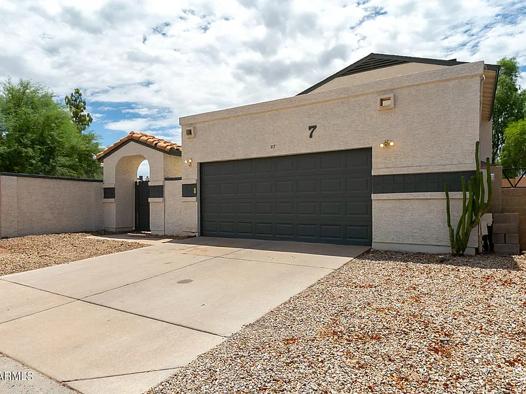 619 E Jensen St #7 — Photo 3