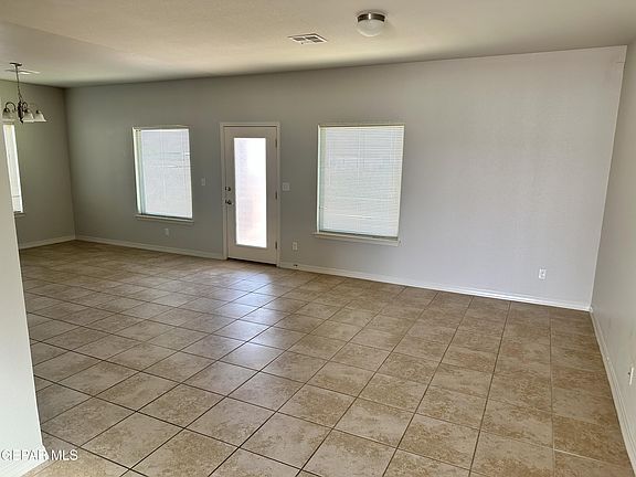 3rd image of 3756 Loma Jacinto Dr