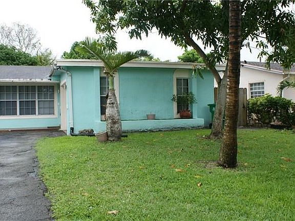 2nd image of 2813 Dolphin Dr