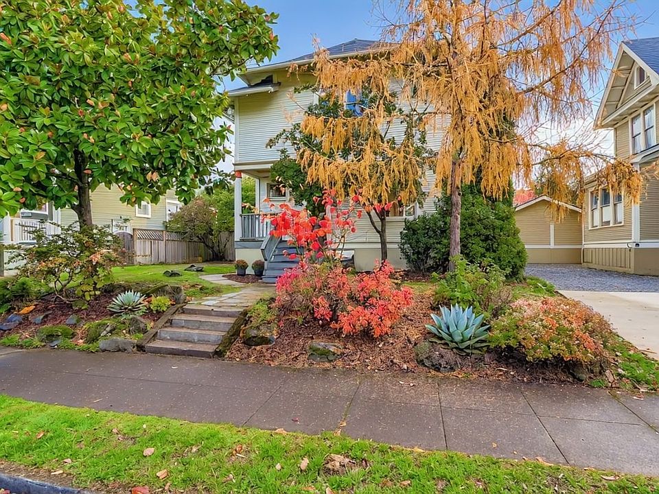 Front/Street view of home