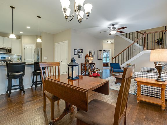 4th image of 346 Madeira Pl