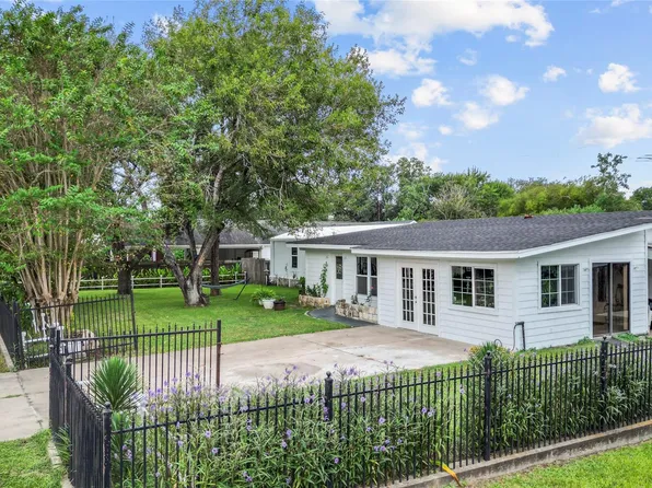 22202 Maplewood Dr, Katy, TX 77449