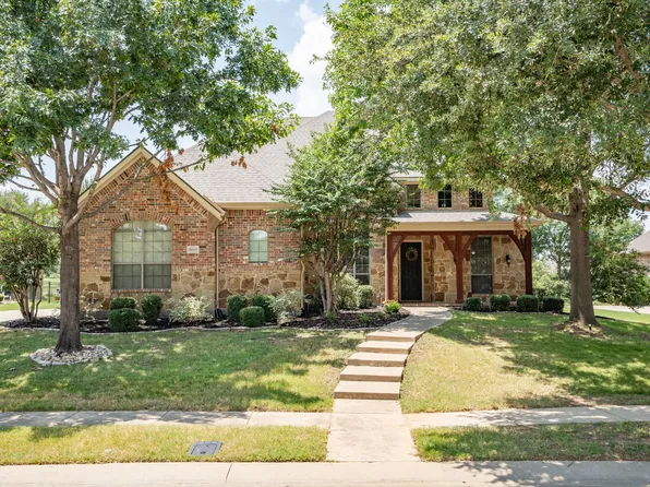 9040 Crockett Dr, Lantana, TX 76226