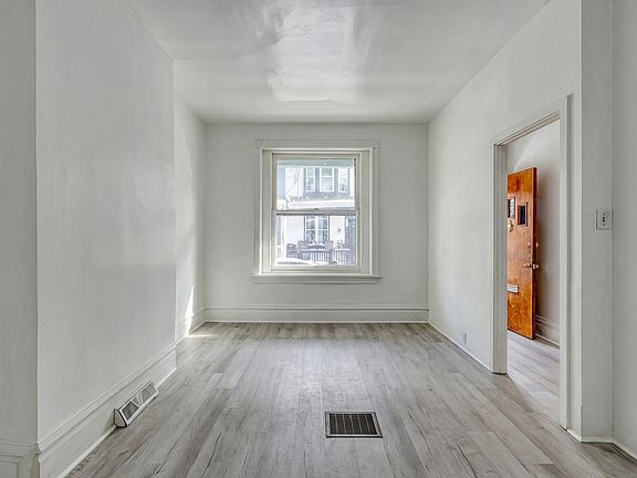 2nd image of 2120 Penn St