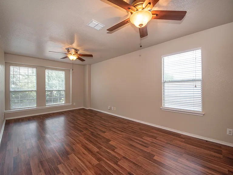 518 Reba — Photo 12