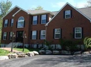 90 Lakeview Timbers Dr, Gouldsboro, PA 18424
