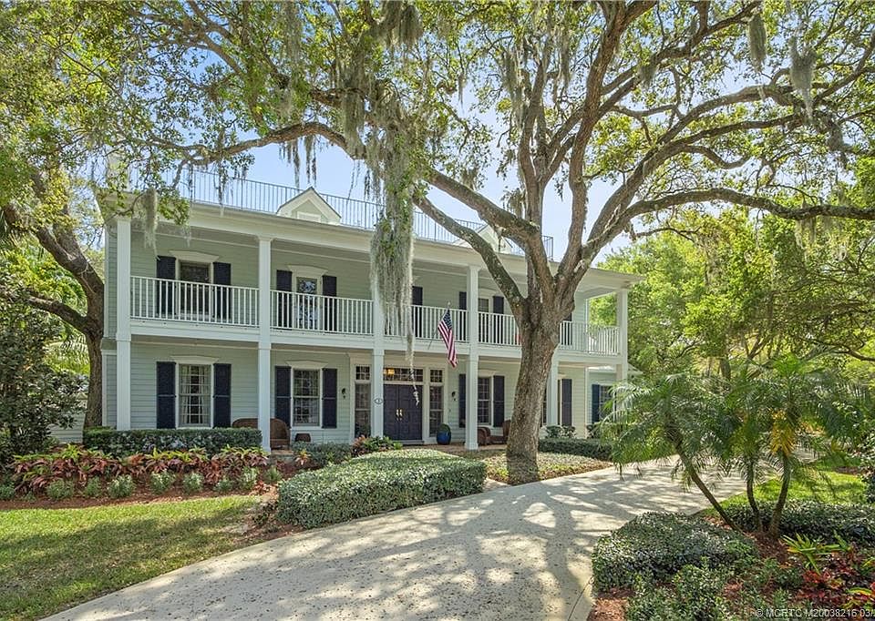 1st image of 9 Pineapple Ln
